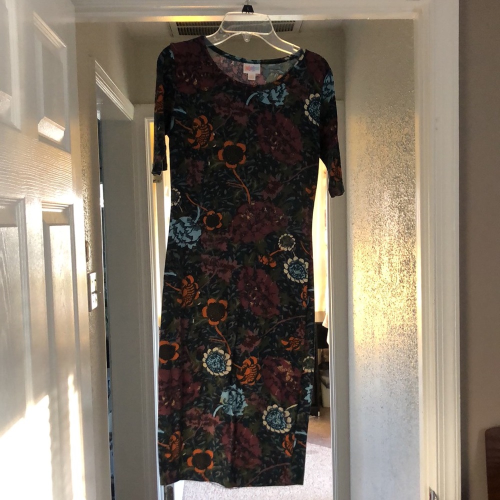Cute dress - Picture 2 of 4